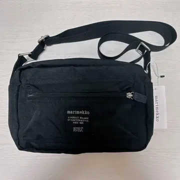 marimekko 블랙 나일론 숄더백