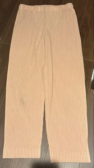 2025년 2월 TAILORED PLEATS1