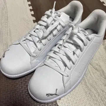 PUMA 화이트 스니커즈