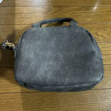 다크 그레이 핸드백 숄더백