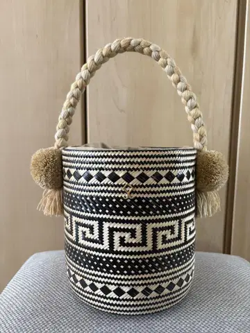 YOSUJI (요스지) BUCKET 백 Drawer