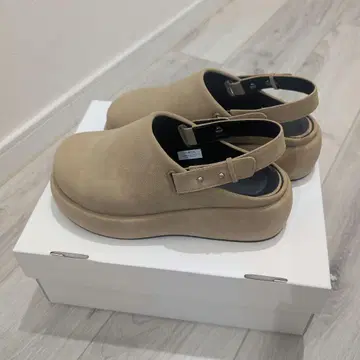 [ 시착만 한 상품 ] STAND OIL HETCHED MULE 23.5