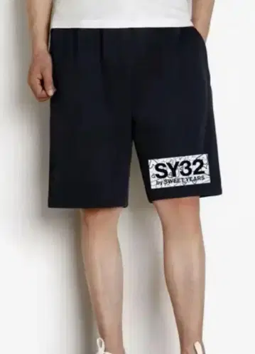 SY32 by SWEET YEARS 블랙 숏팬츠