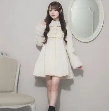 요크 프릴 리본 도리 코트 pium