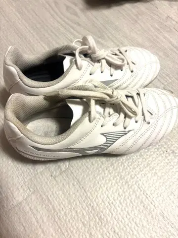 화이트 축구화