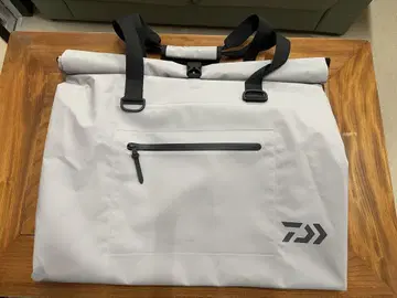 Daiwa 방수 토트백 그레이 L 사이즈
