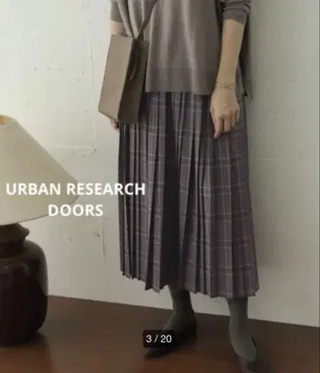 URBAN RESEARCH DOORS 체크 무늬 플리츠 스커트