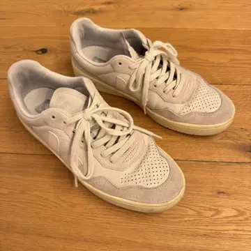 VEJA 화이트/베이지 스니커즈 US 9 (27cm)