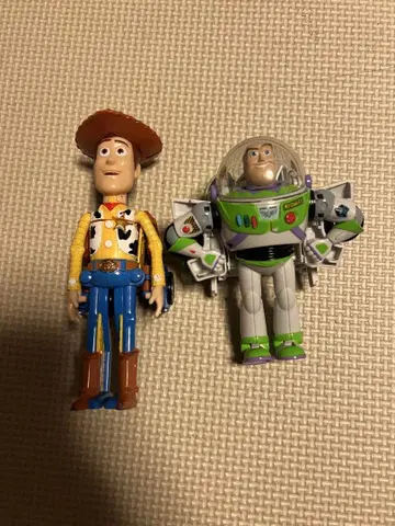 우디와 버즈 라이트이어 피규어 세트