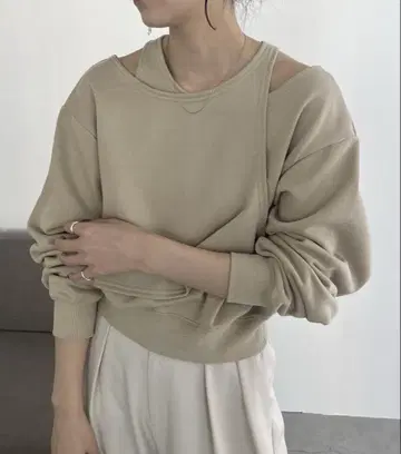 카프리슈 레마쥬 레이어드 맨투맨 베이지