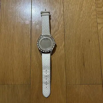 ROMAD 화이트 손목시계