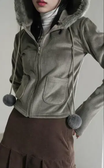 [ 가격 인하 ] 퍼 포함 후드 후드티(khaki) Y2K