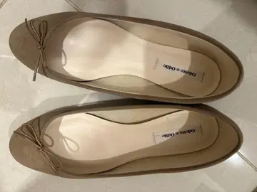 오데트 에 오딜 베이지 발레 슈즈 23.5cm