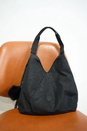 Kipling 블랙 핸드백