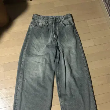 ZARA 그레이 스트레이트 레그 데님 MEX 31