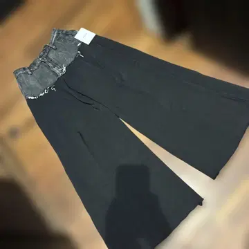 DENIM SWEAT DOCKING WIDE PANTS