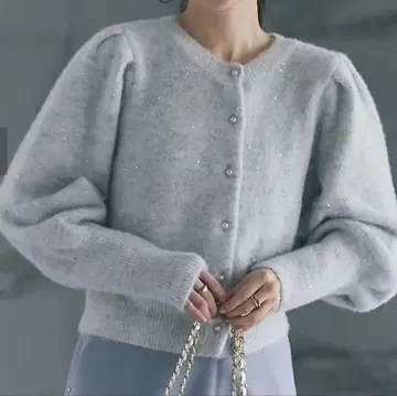 La boutique BonBon 펄 단추 스팽글 라메 퍼 가디건