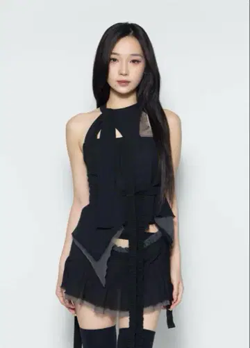 THEREDTHREAD S halter flow tops black