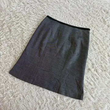그레이 타이트 스커트 무릎 기장