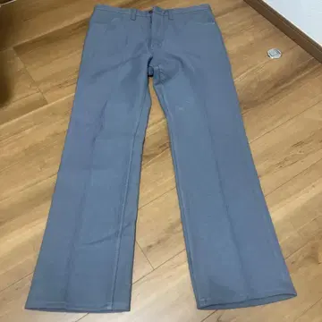 Wrangler 그레이 플레어 슬랙스 34 x 32