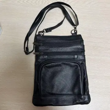 블랙 가죽 숄더백