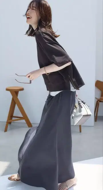 UNFILO 라이트웨이트 사이드ZIP 맨투맨