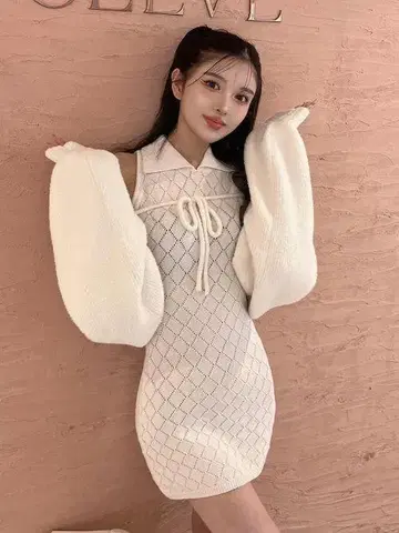 Darich 암슬릿 샤기 니트 앙상블 화이트