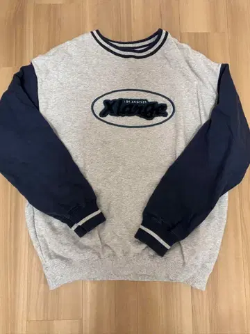 Xlarge 자수 로고 크루넥 트레이닝복