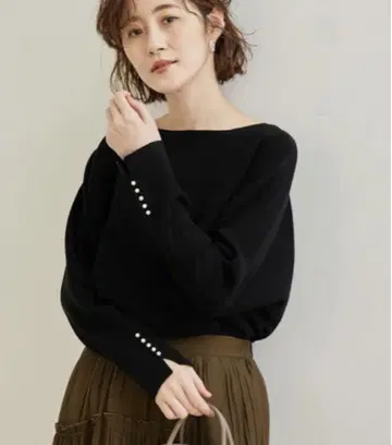 택 포함 새상품 로페피크닉 마쉬멜로우 니트 소매 펄 돌먼 상의 블랙 40