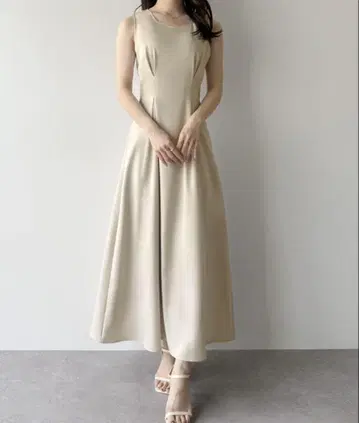 mipiarl 슬리브리스 플레어 원피스