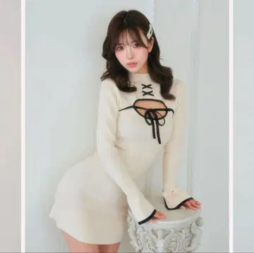 다리치 프론트 오픈 리본 니트 미니 원피스