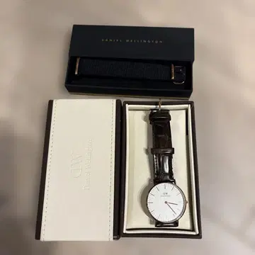 Daniel Wellington 시계 화이트/브라운 교체용 벨트 포함