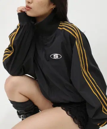 WHO'S WHO gallery 트랙 자켓