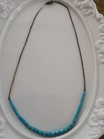 작은 터콰이즈 비즈 목걸이