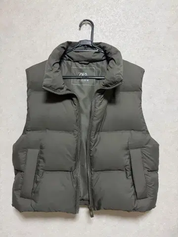 ZARA 올리브 그린 다운 베스트 M