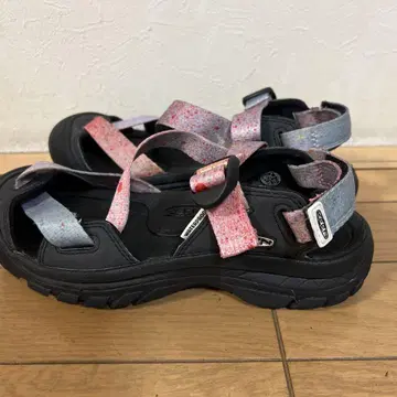 KEEN 스포츠 샌들 핑크 그레이