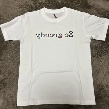 8e greedy 거울 티셔츠