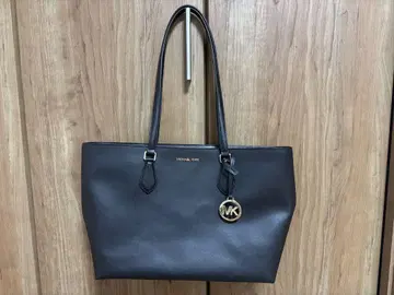[ 미사용 새상품 ] MICHAEL KORS 블랙 토트백