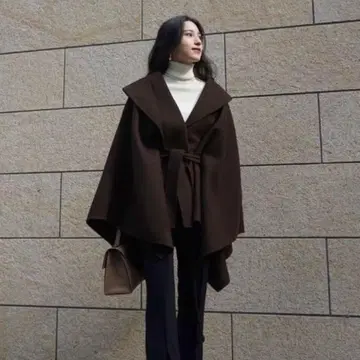 L'Or 레귤러헴 케이프 코트 다크 브라운 카지마리 울 코트
