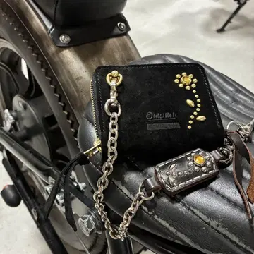 small zip wallet