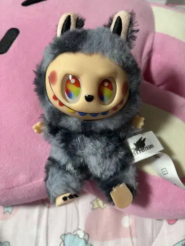 컬러풀한 눈의 동물 캐릭터 봉제 인형