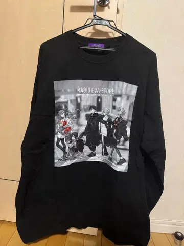 RADIO EVA STORE 그래픽 T셔츠 블랙