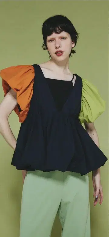 해린 도트 2way balloon hem tops