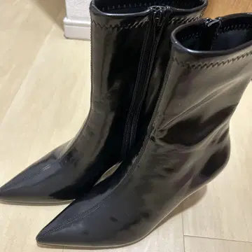 블랙 스틸레토 부츠 하이힐