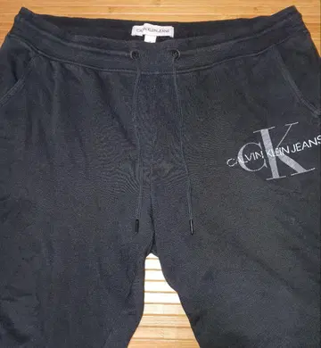 CALVIN KLEIN JEANS 블랙 조거 팬츠 스웨트 팬츠