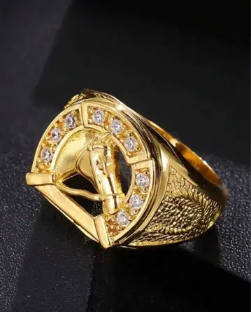 골드 컬러 도금 말머리 모티브 반지