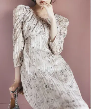 LILLIAN CARAT 라메 자카드 플라워 프린트 원피스 핑크