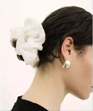 CLANE LINEN MEDIUM SCRUNCHI 스크런치