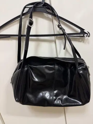 ZARA 블랙 숄더백