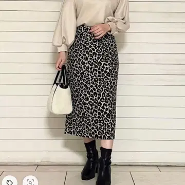 컨디션 최상 INDIVI 레오파드 자카드 스트레이트 스커트